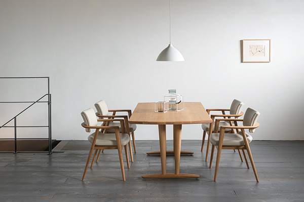 スキップスキップ②飛騨産業椅子① すまいLOOP | 飛騨産業 | INTERIOR FAIR の特設サイト | 三井デザイン