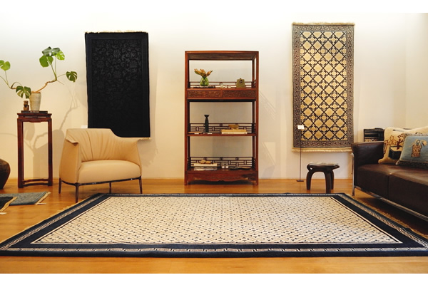 【未使用品】MUNI CARPETS チェアラグ　〜牡丹唐草〜 未使用品】MUNI CARPETS チェアラグ 〜牡丹唐草〜 - メルカリ